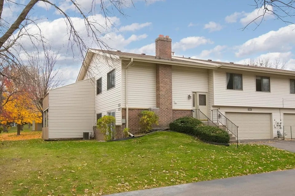 3584 York Dr