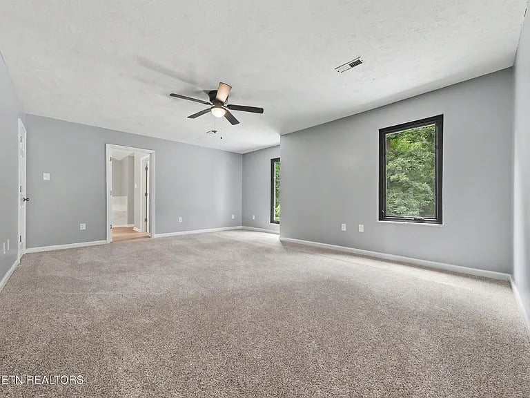5516 Oakside Drive