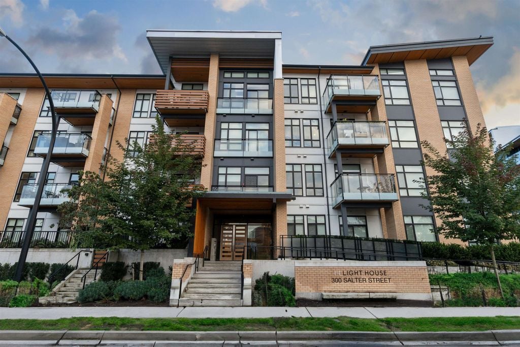 300 Salter St, #118