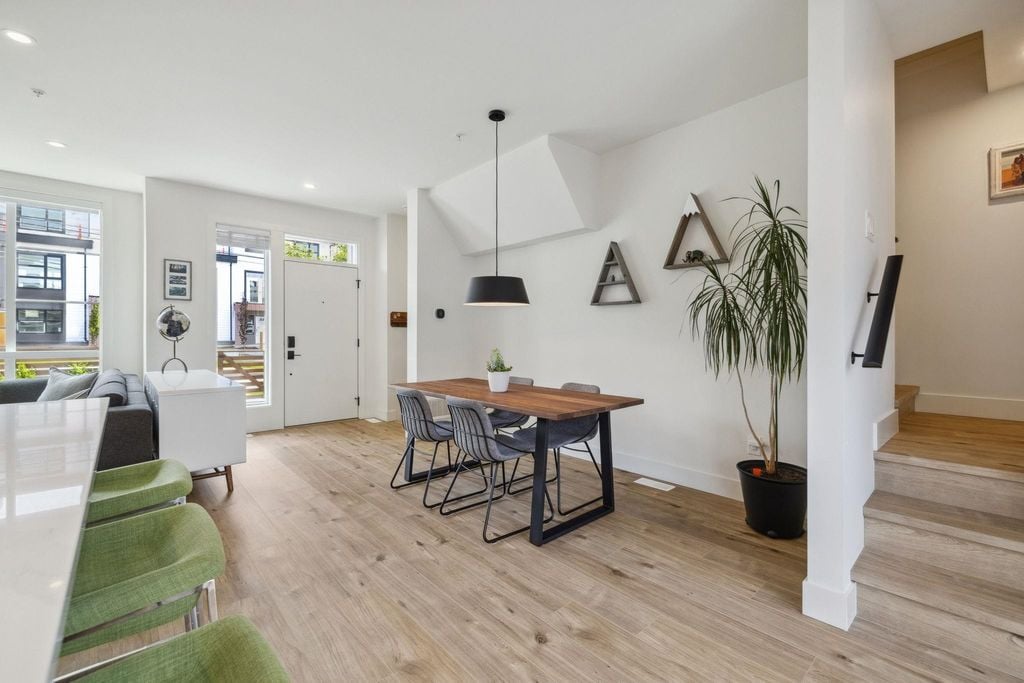 23183 136 Ave, #8