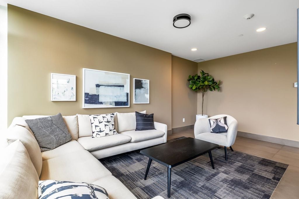 258 Nelson's Ct, #312