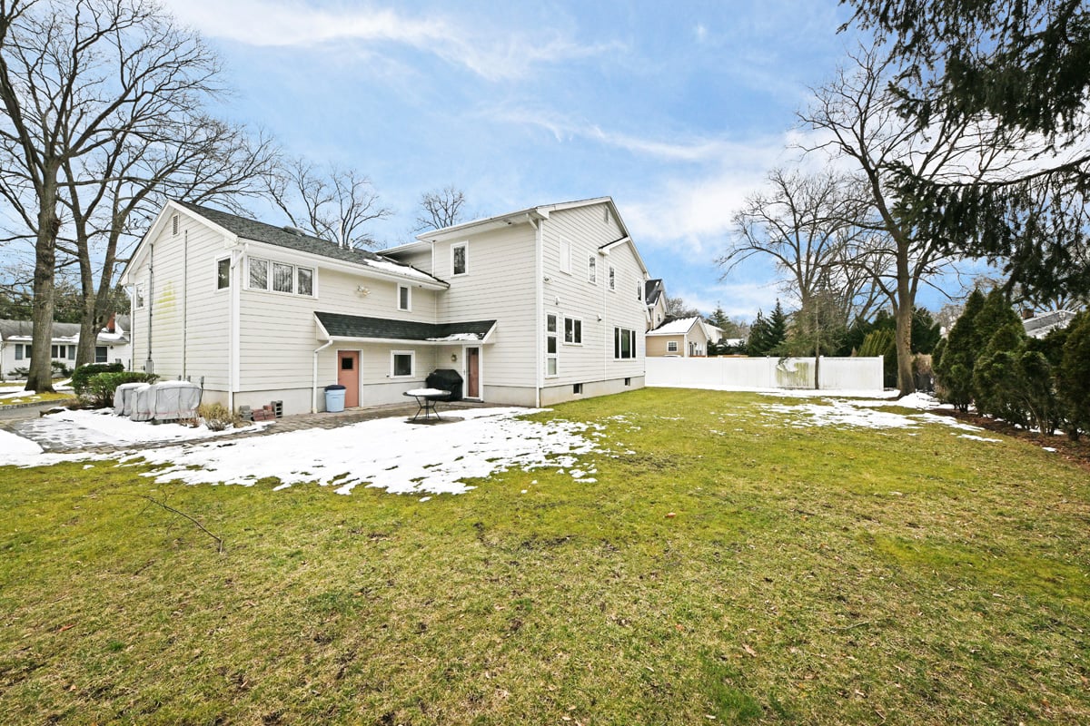 23 Spruce Pl