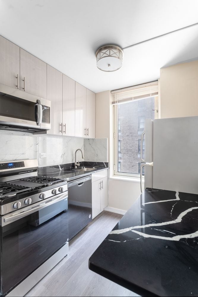 145 East 48th Street, Unit 12B