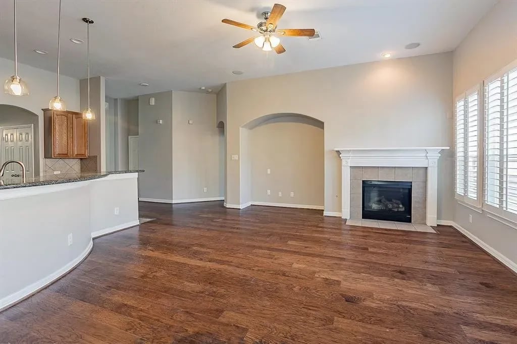 3011 Manchester Cv