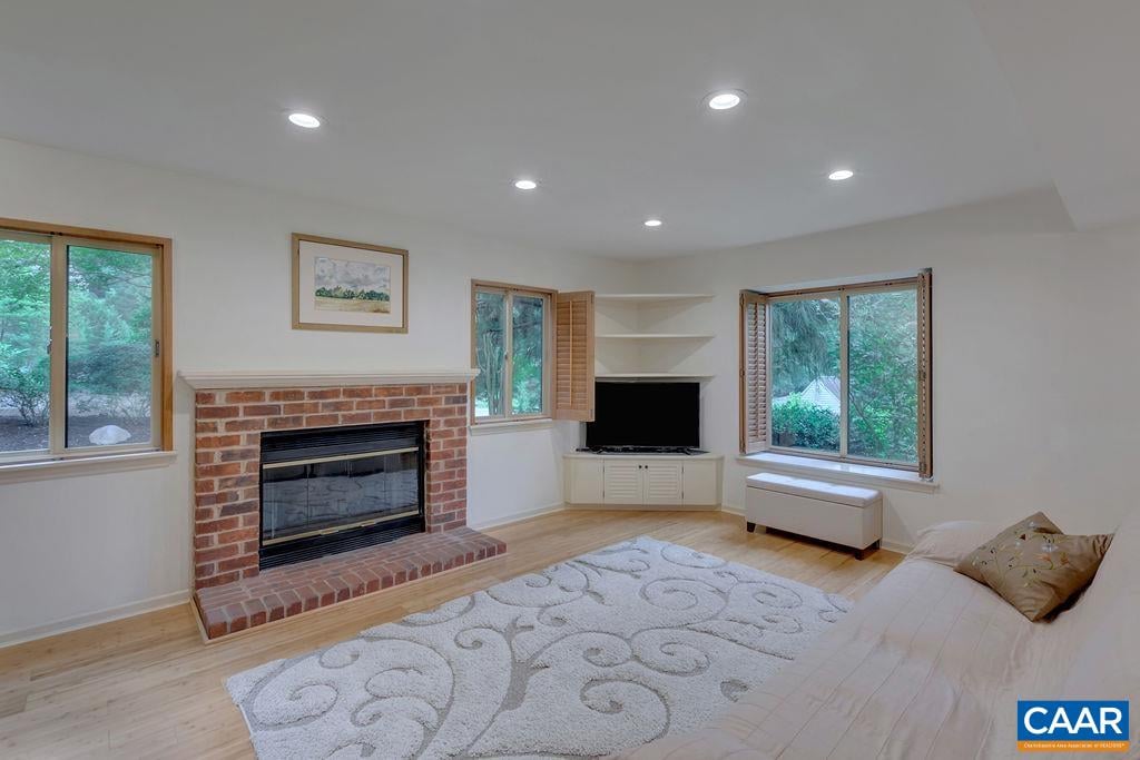 1733 Shady Grove Ct