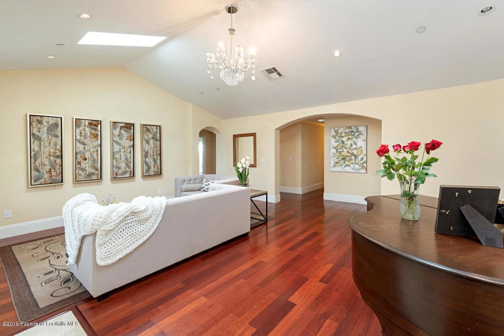 530 Vista Del Llano Dr