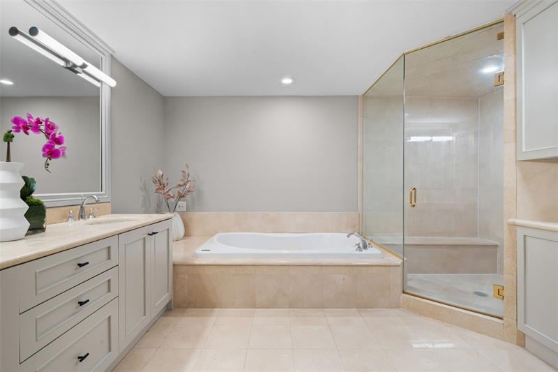 2100 N Ocean Blvd: Unit 18D