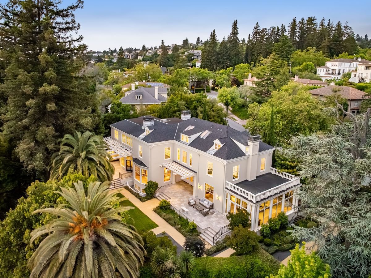 25 Crocker Ave