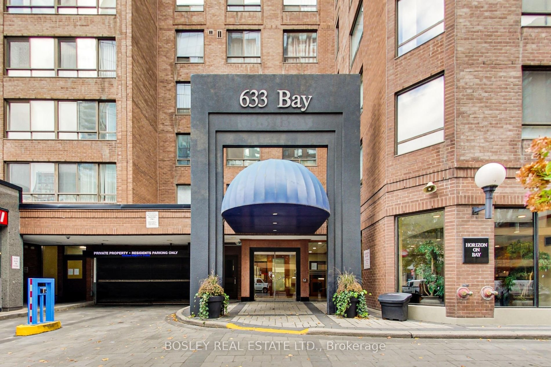 633 Bay St 2005