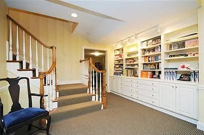 145 Evergreen Ln