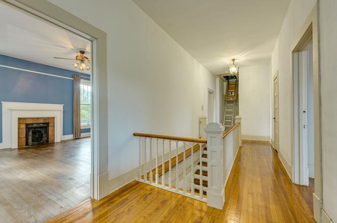 614 W 32nd St