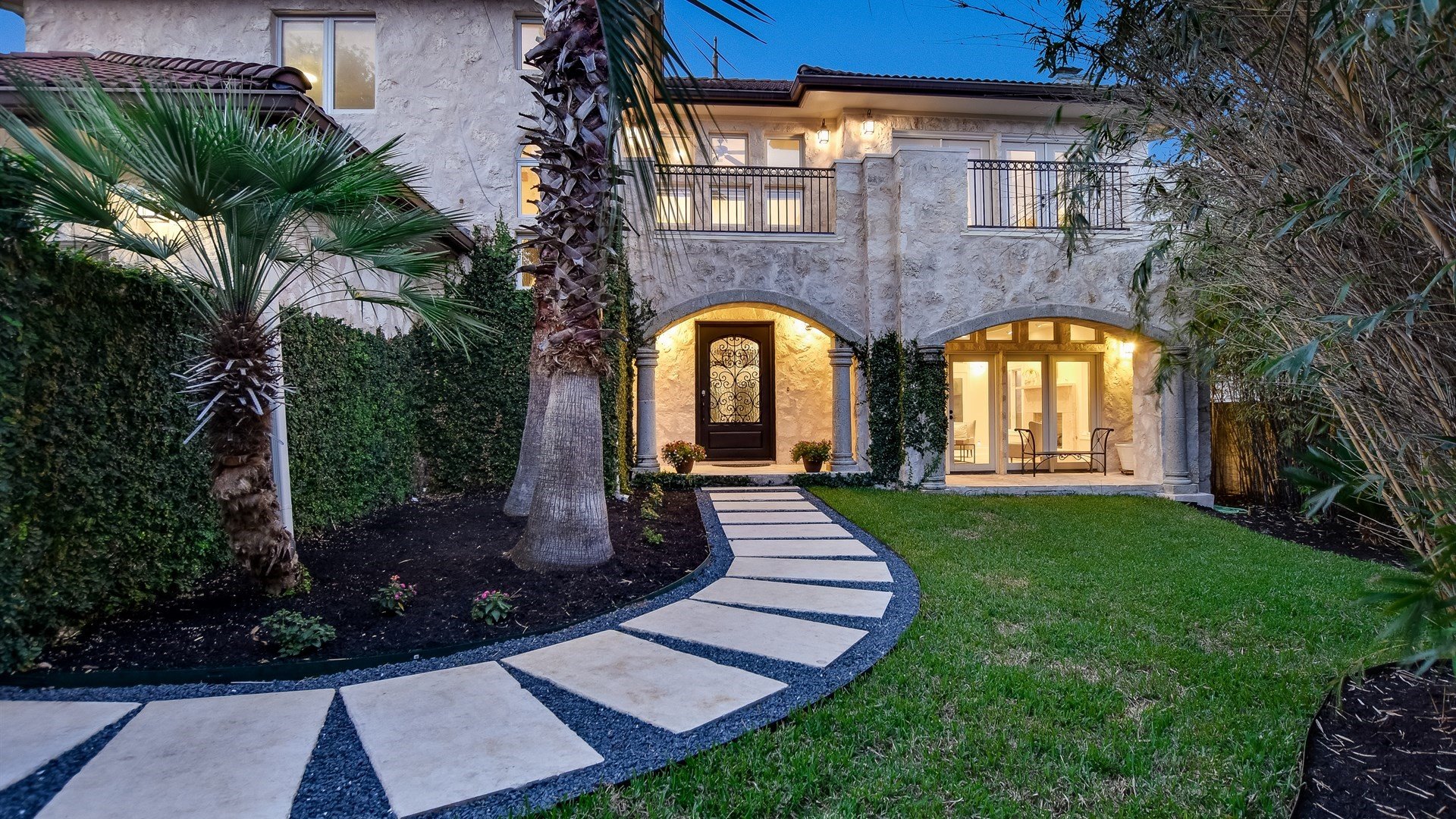 3904 Laguna Vista Cove