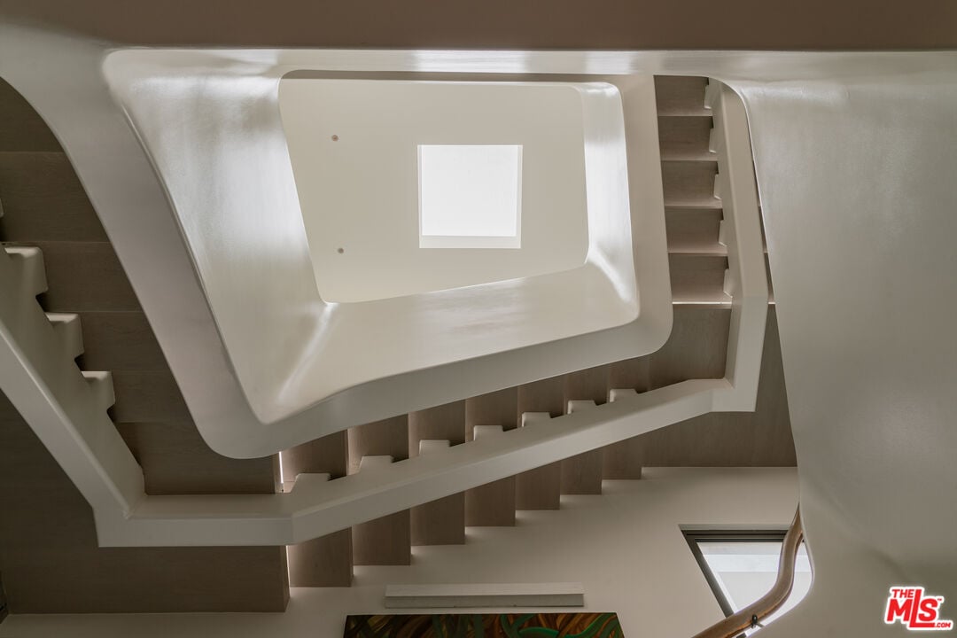 Fairmont Heights, Palisades Beach Rd, 90403