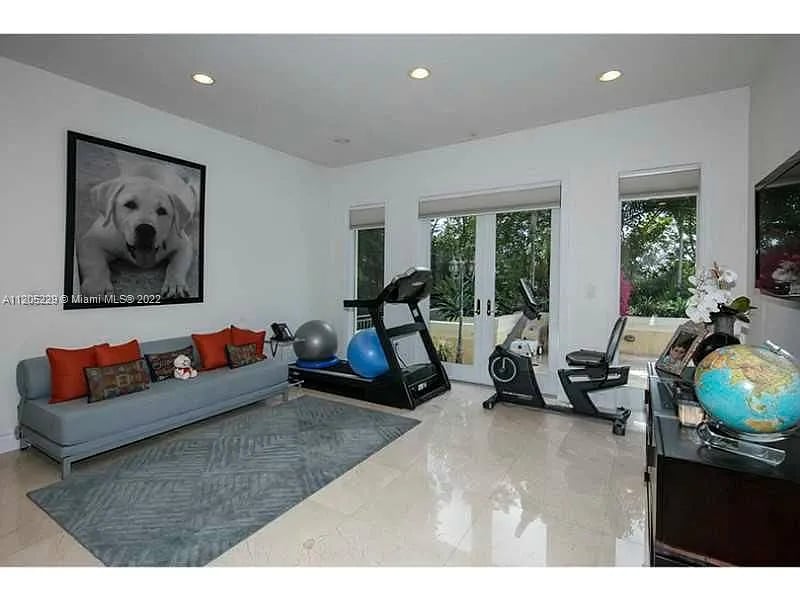 208 Costanera Rd