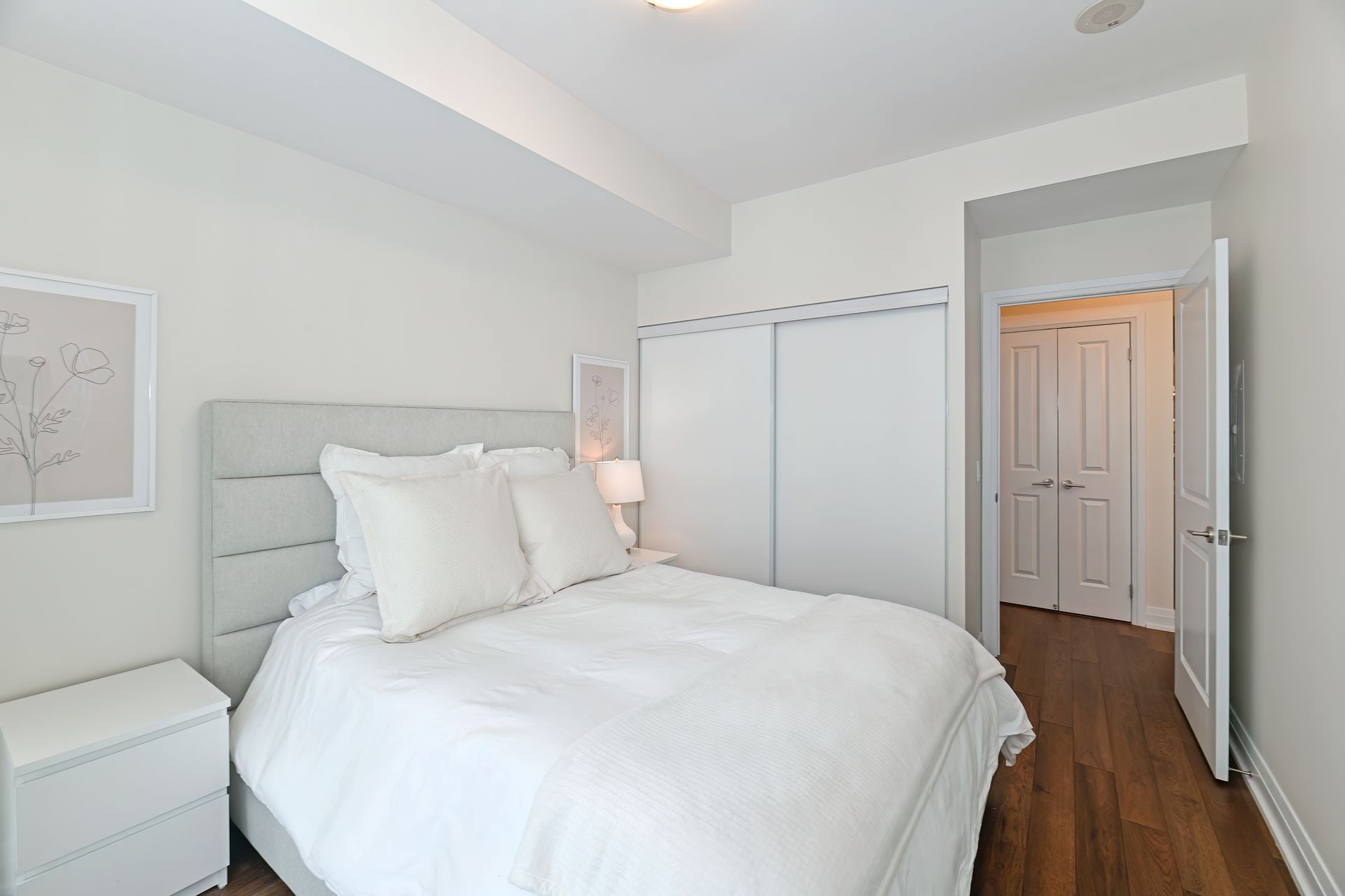 530 St Clair Ave W Unit: 1605
