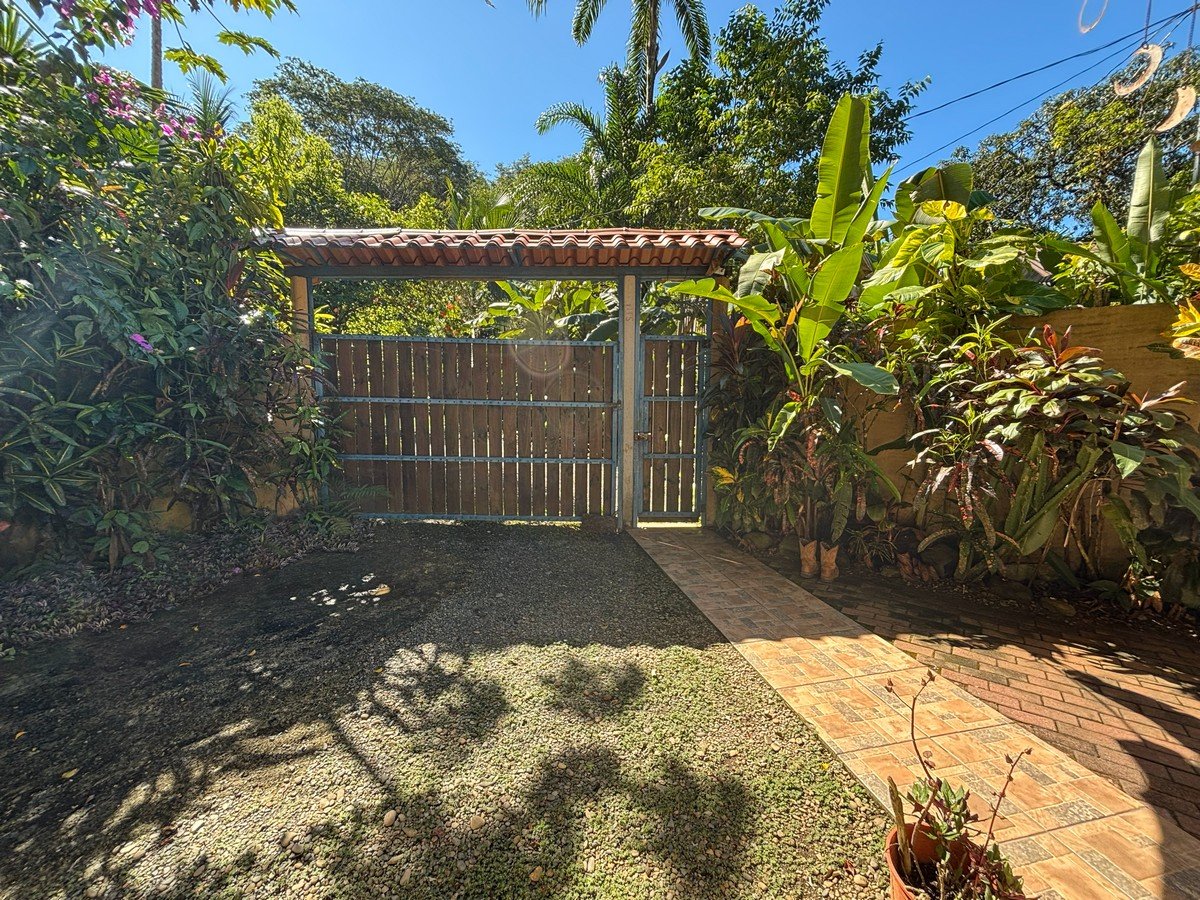 0.16 Acres – 4 Living Units, 7 Bedroom Riverfront Investment Package Near Dominical Beach With Owner Financing!!!