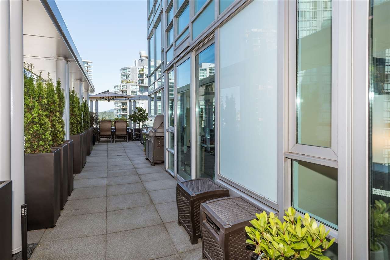1104-590 Nicola St