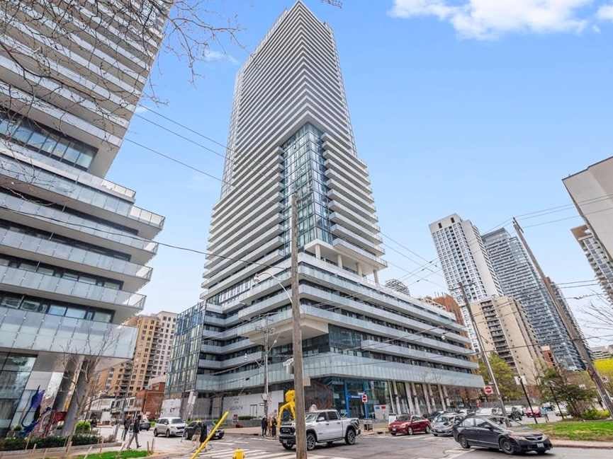 161 Roehampton Ave, Unit 532