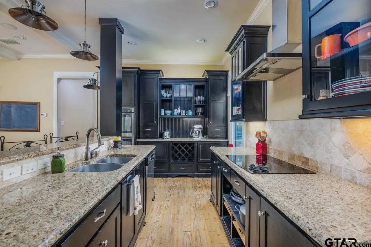 3938 Charleston Park