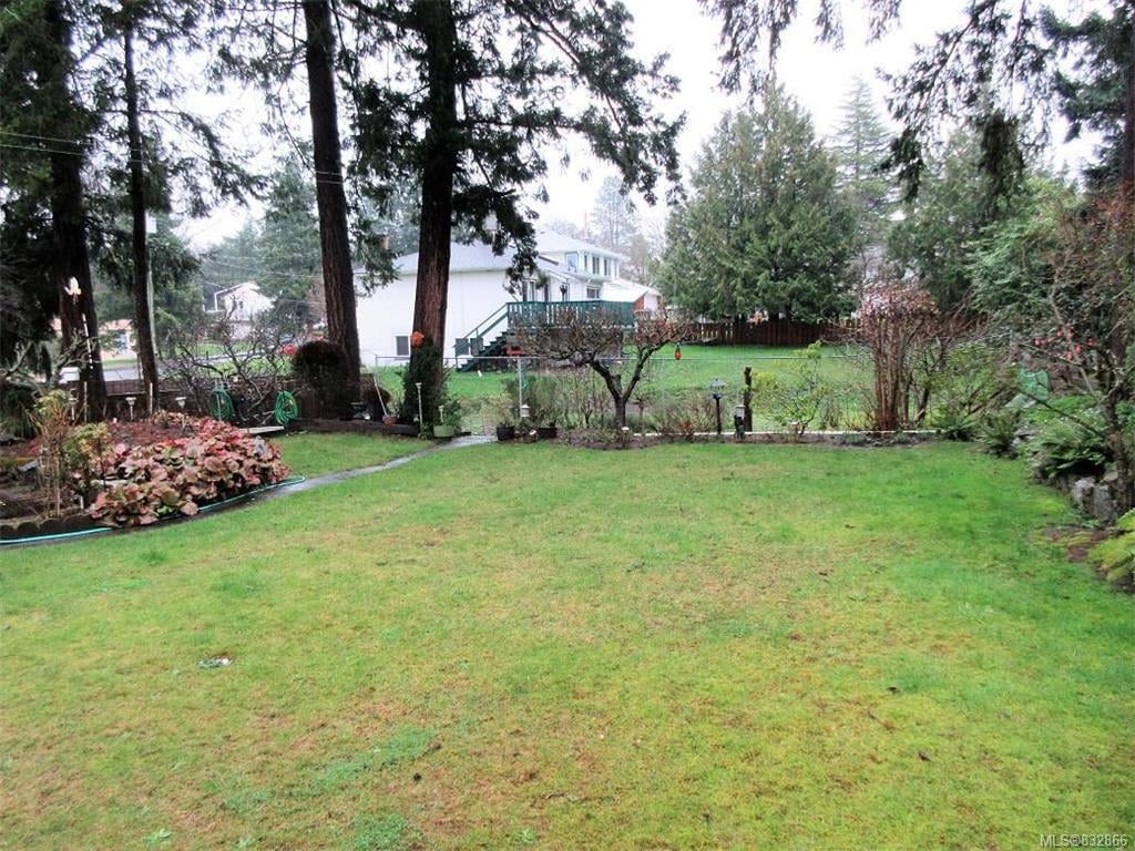 3925 Quadra St