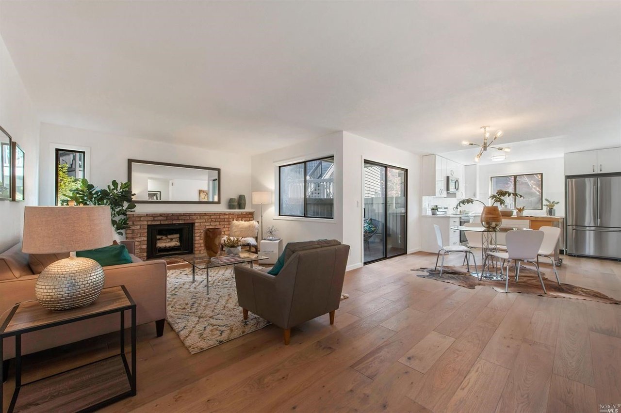 20 Cypress Pl