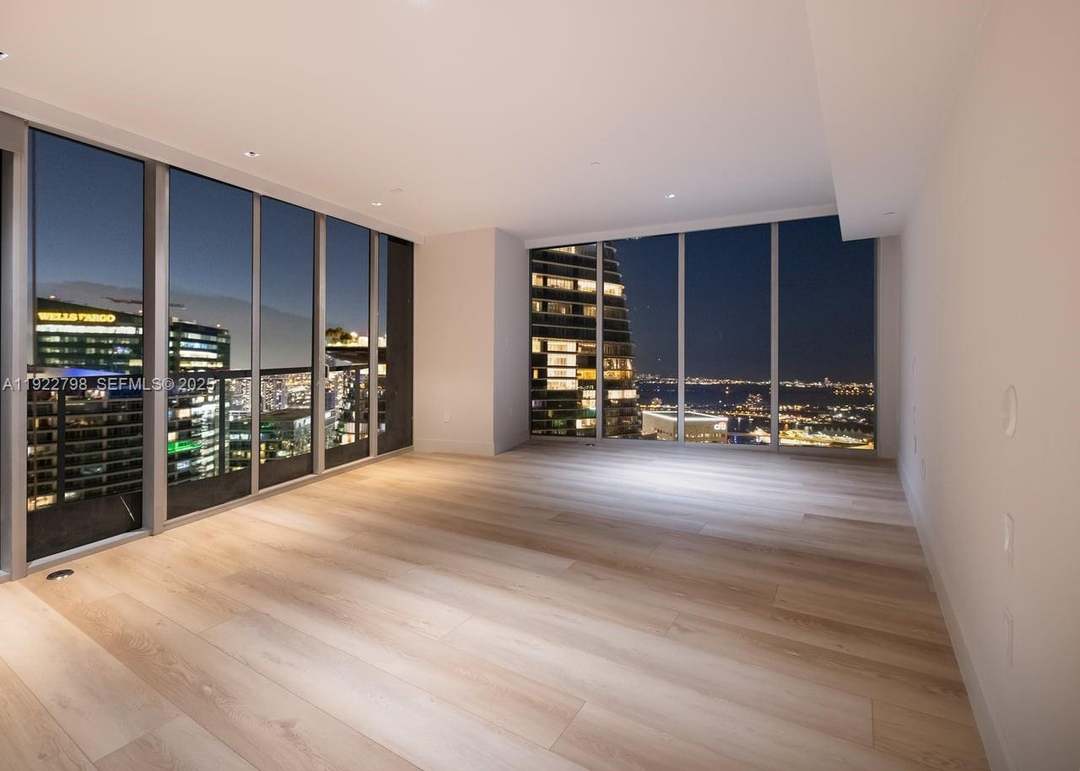 465 Brickell Ave #5701