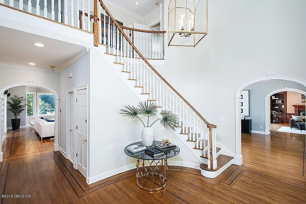 15 Mountain Laurel Dr