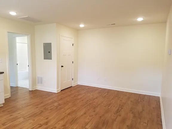 227 Oak Leaf Dr