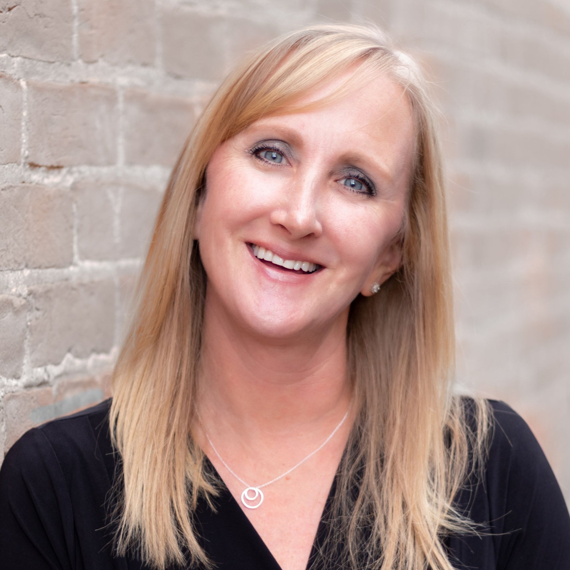 Amy O'Connell Real Estate -Broker with Realty One of NM