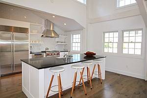 4 Lee Lane, Wainscott