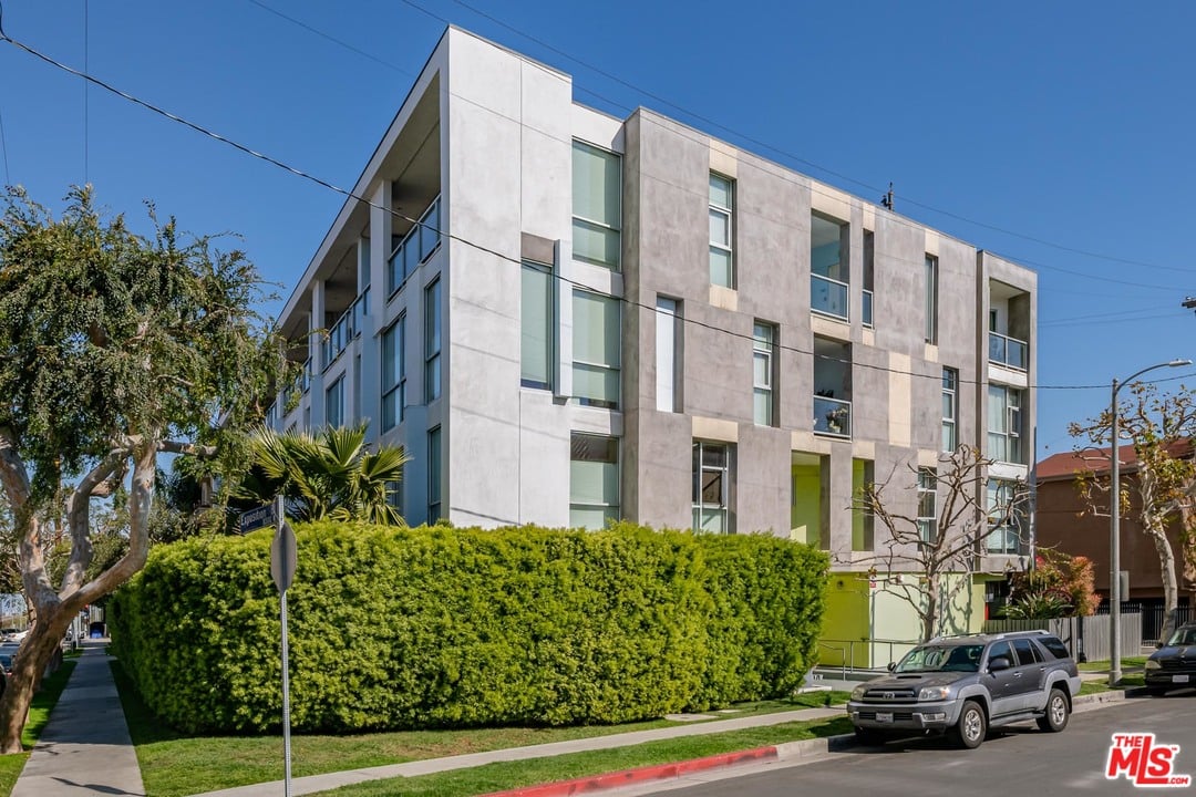 2400 Corinth Ave, Unit 21