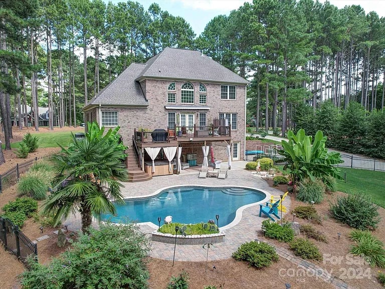1216 Broadside Rd