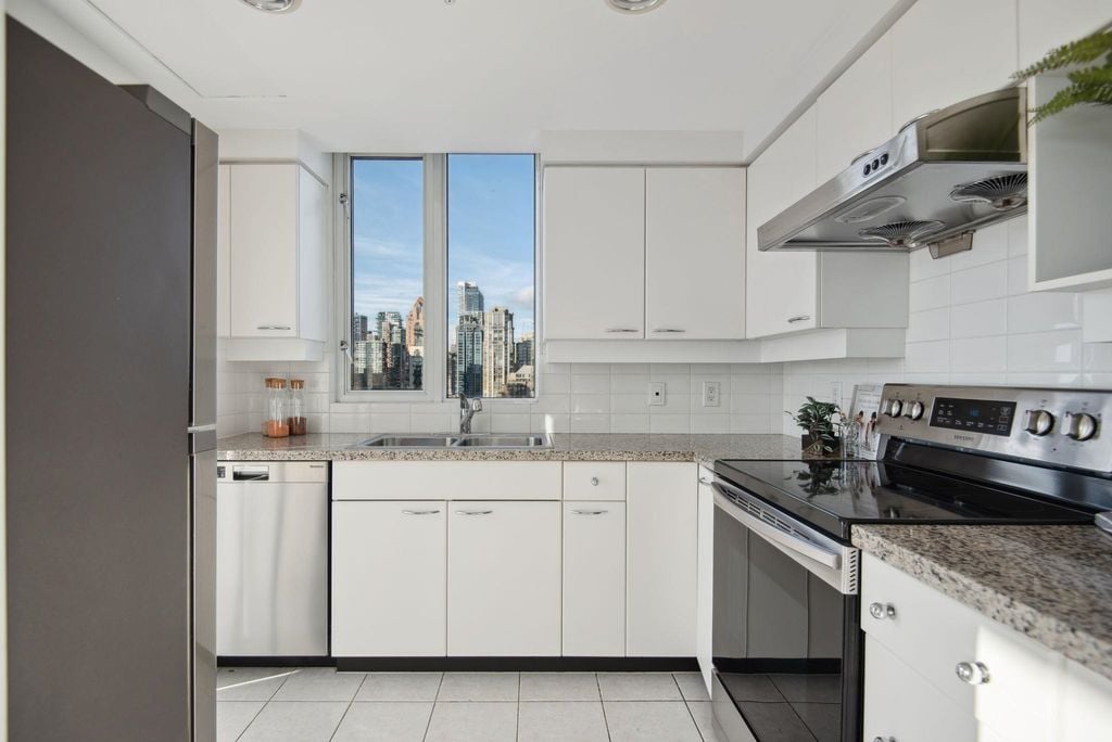 1201 Marinaside Cres, #2101