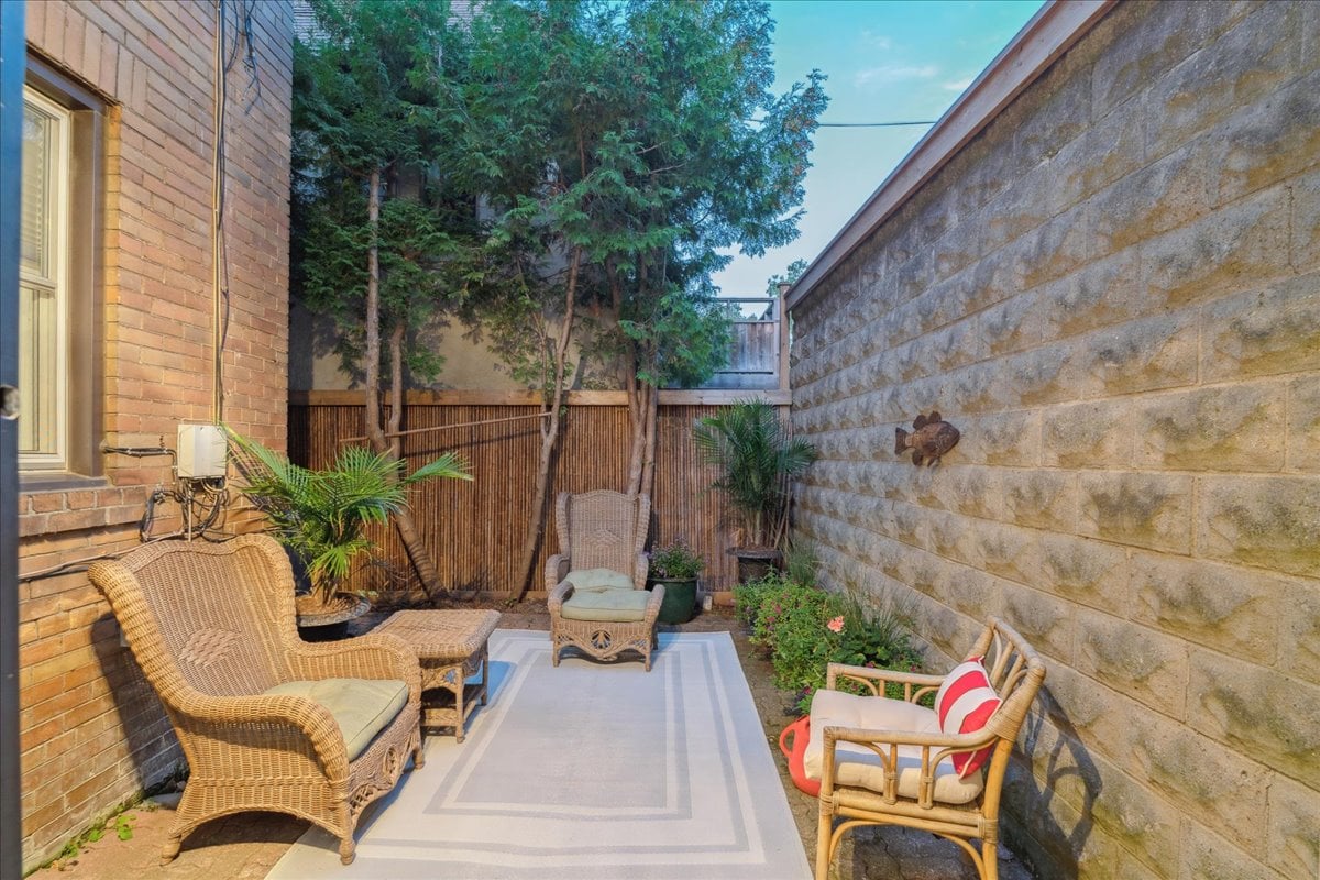 Executive Rental in Forest Hill