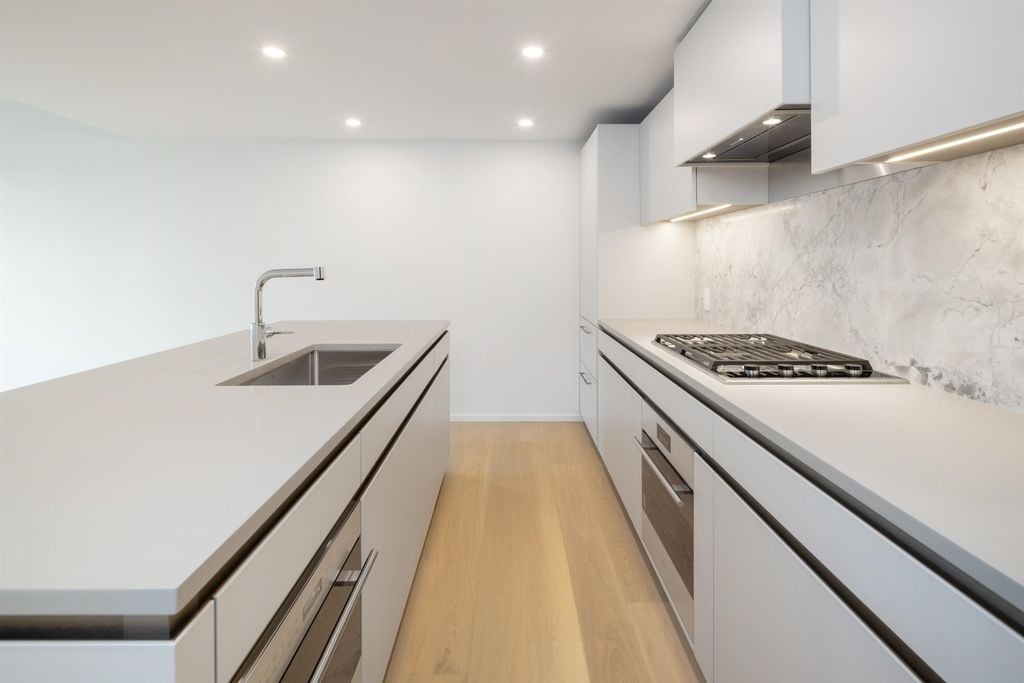 889 Pacific St, #706