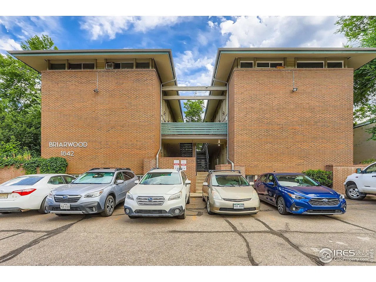 1842 Canyon Blvd #111