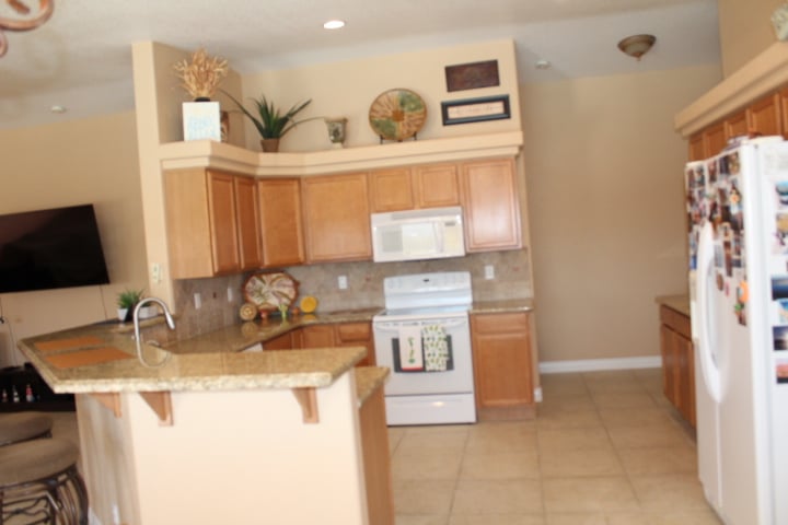 2060 Polaris Dr. 