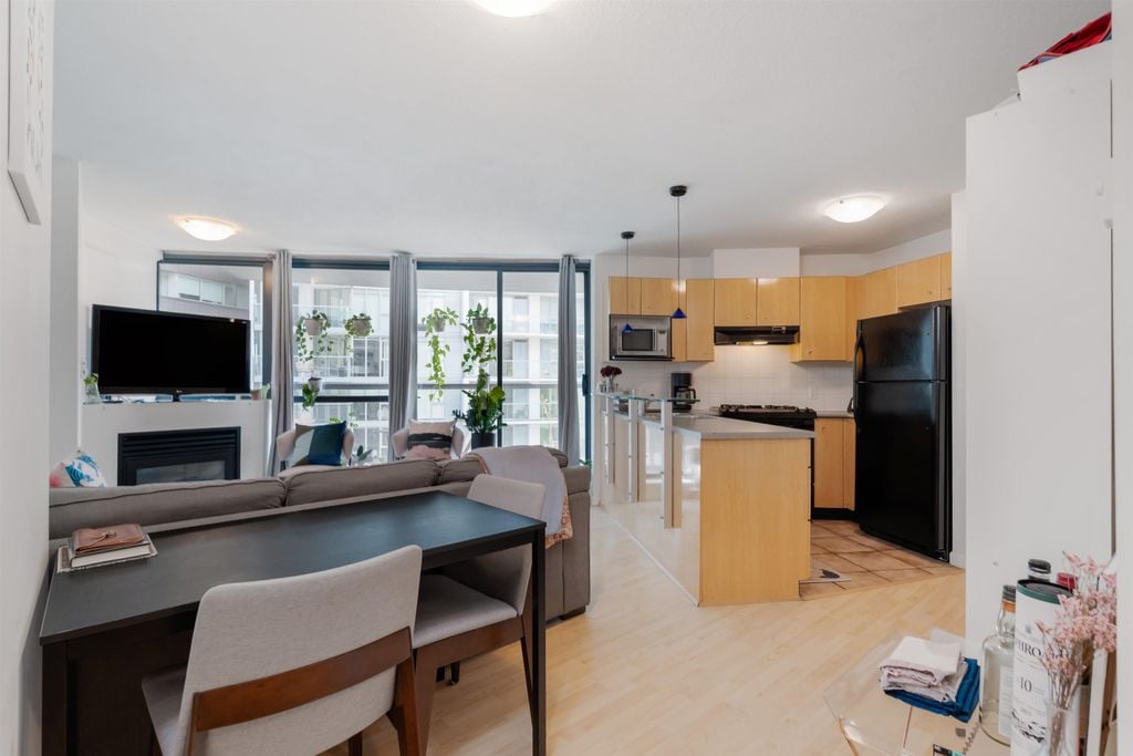 501 Pacific St, #402