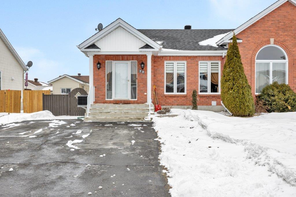77 Richard St