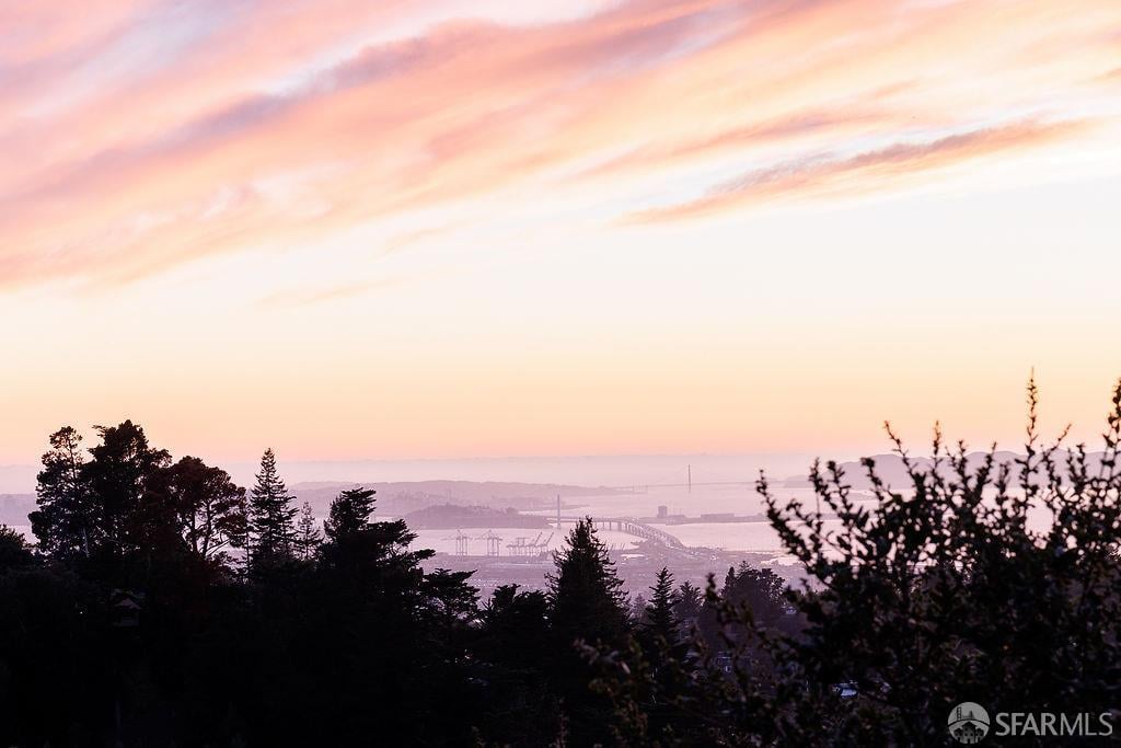 8727 Skyline Boulevard