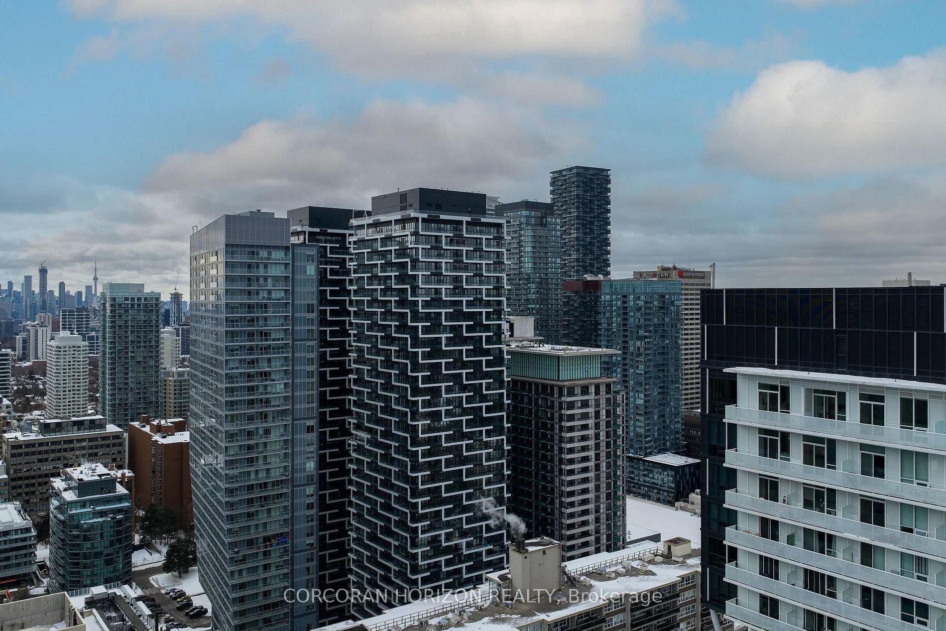 PENTHOUSE OPULENCE BY THE EGLINTON LRT