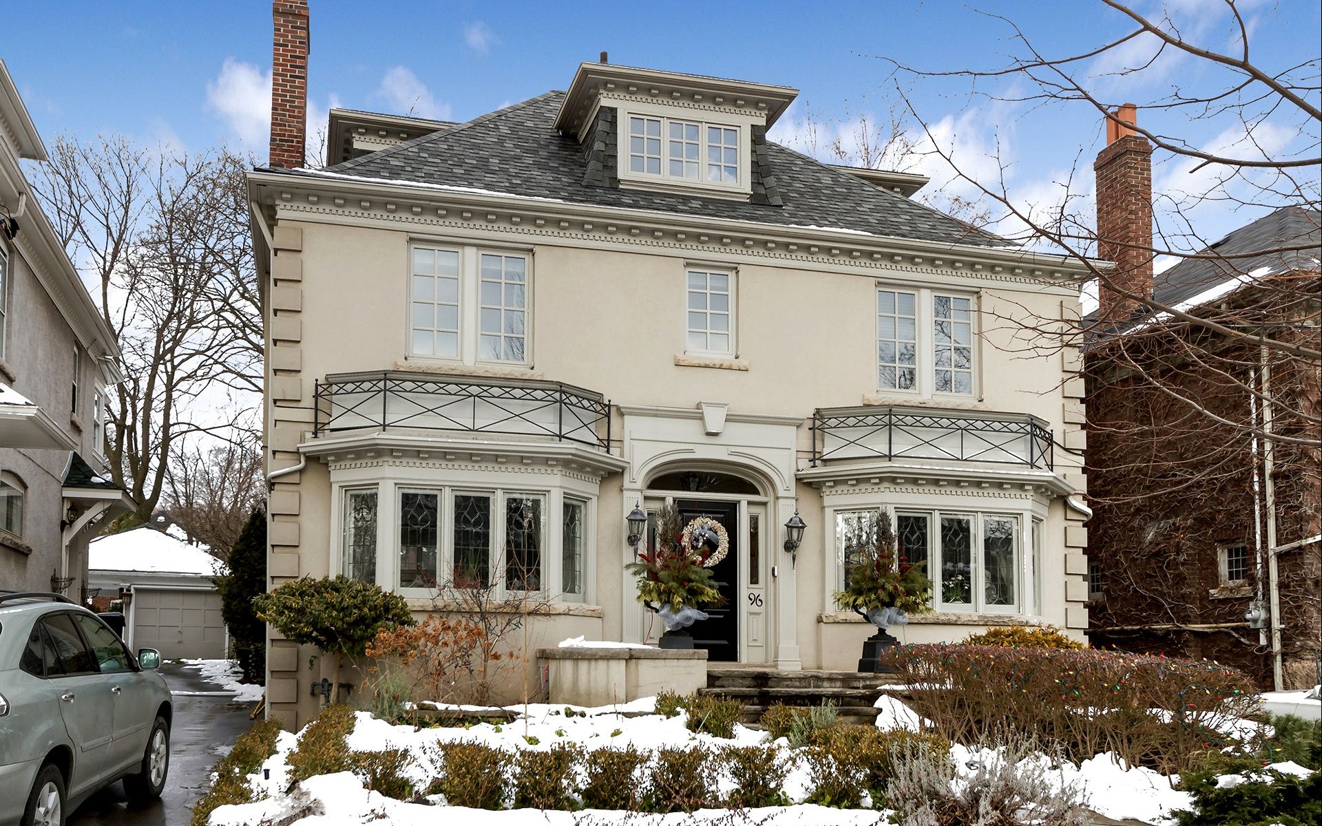96 Douglas Dr