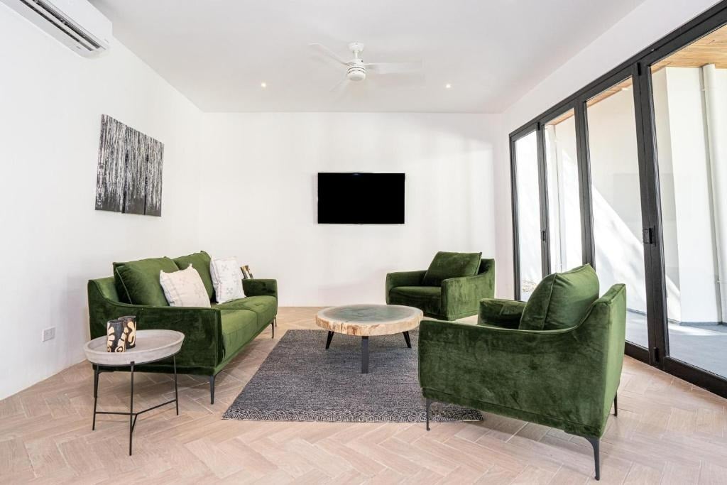 Casa Vista Verde | Contemporary 3-Bed Luxury Home with Pool in Exclusive Catalina Cove