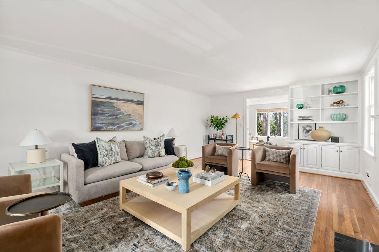 Under Agreement in Wellesley Hills