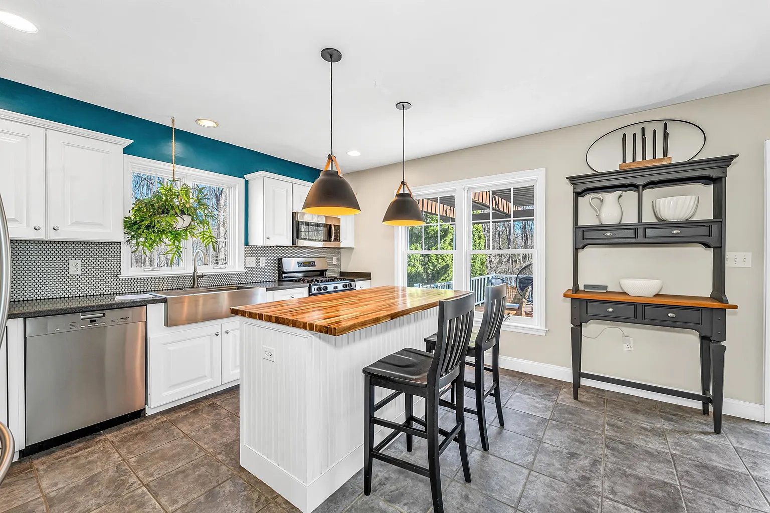 5 Squamscott Cir