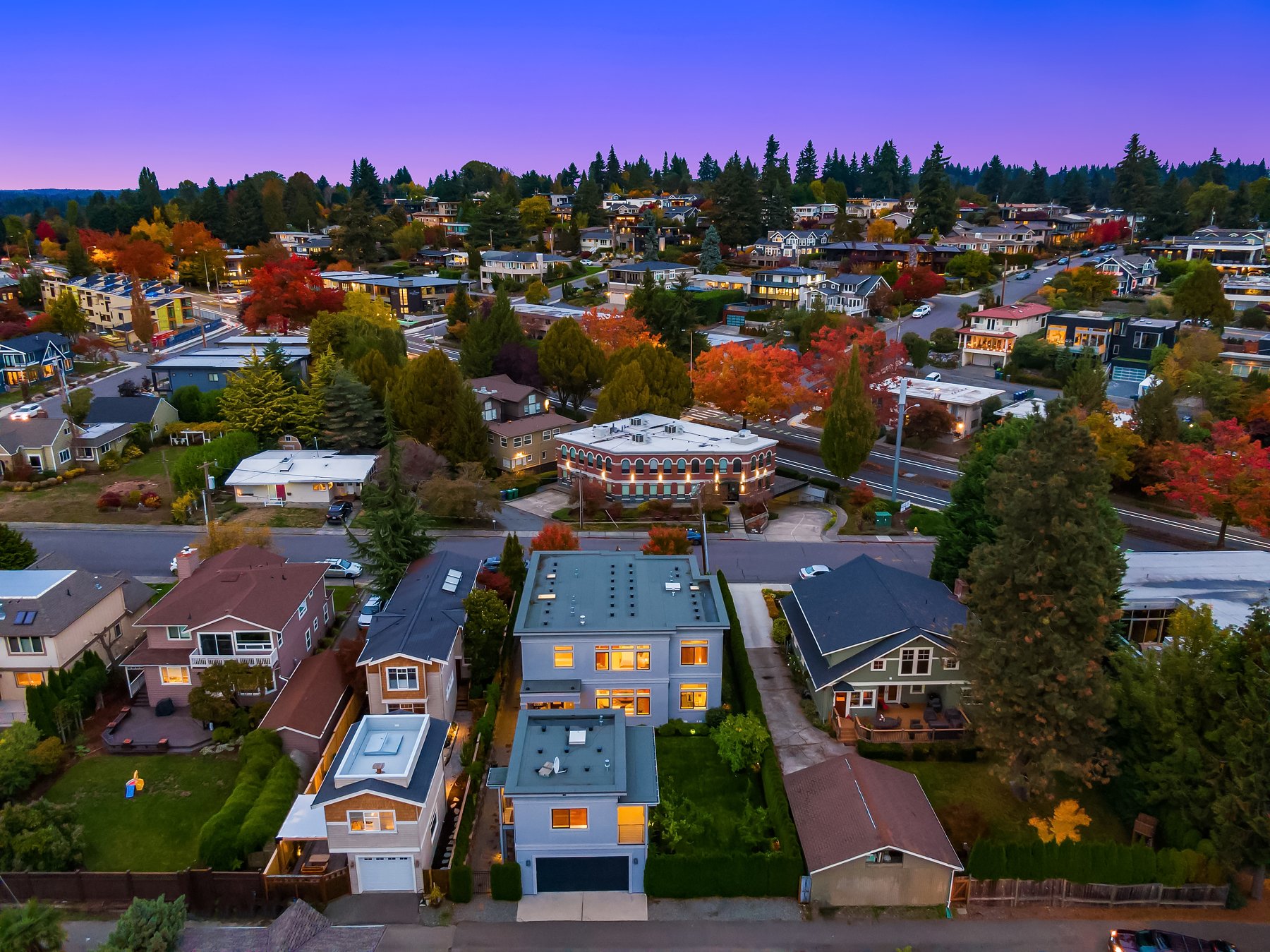 313 11th Ave W