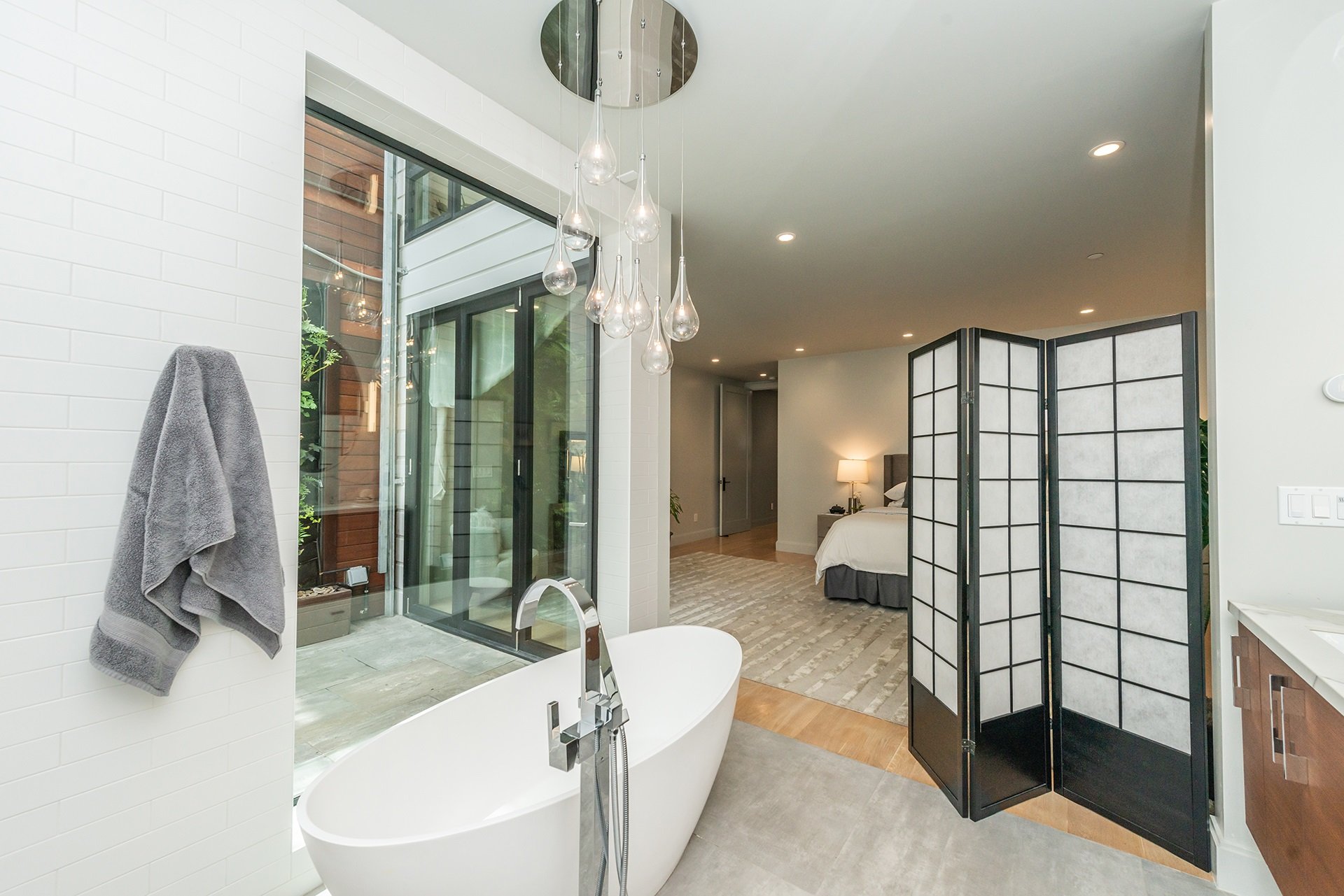 858 Ashbury