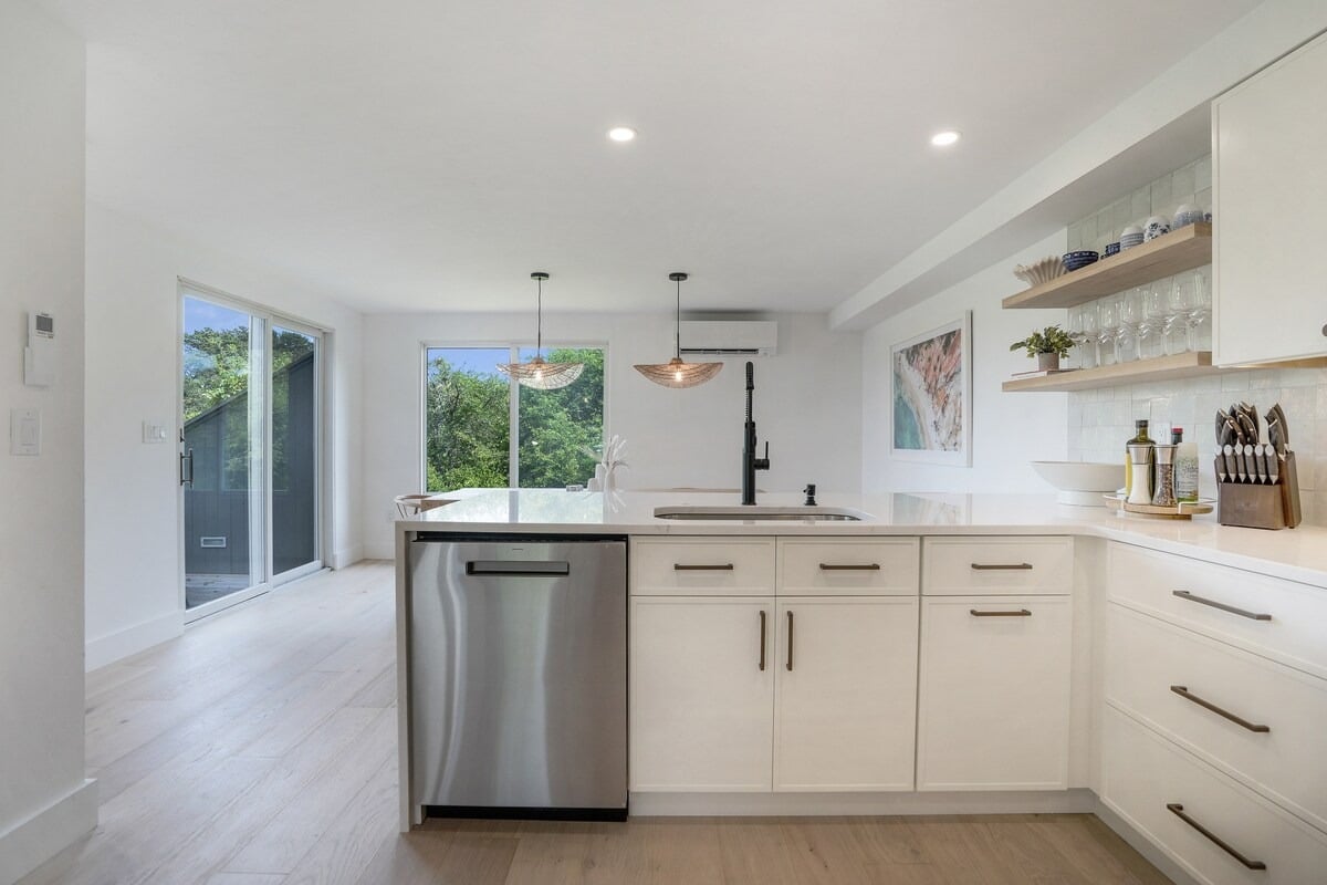 Oak Bluffs Renovated Retreat