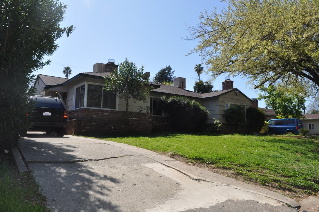 Duplex for Sale on Arden Way, Right on The Border of Arden Park!