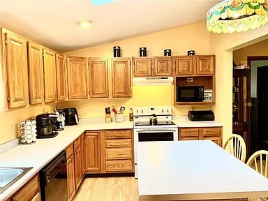 457 Wauregan Rd